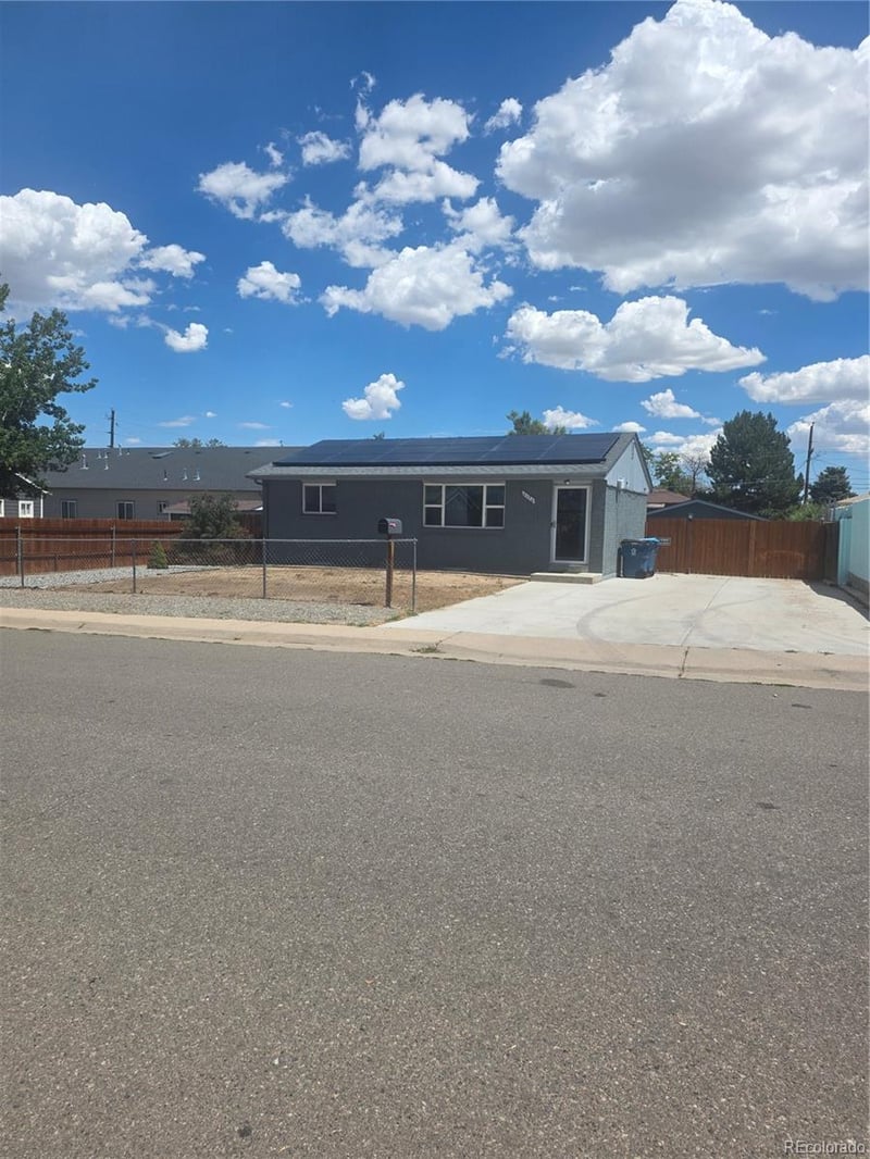 6196 Oneida St, Commerce City, CO 80022