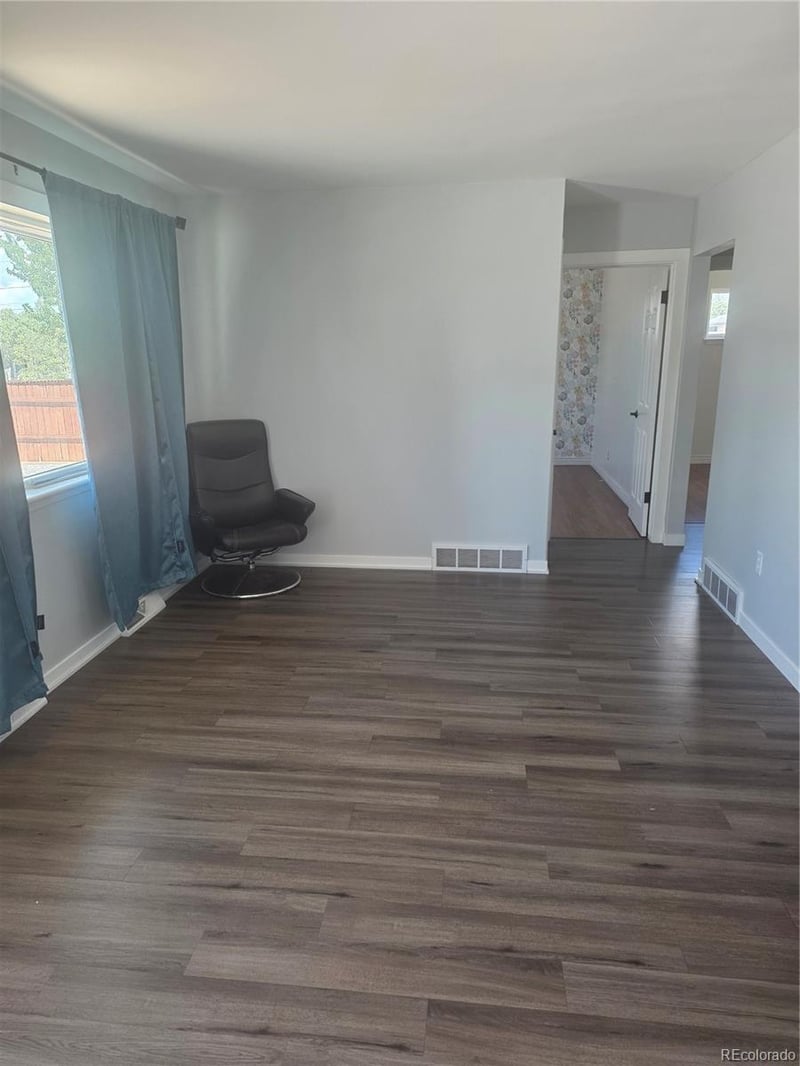 6196 Oneida St, Commerce City, CO 80022