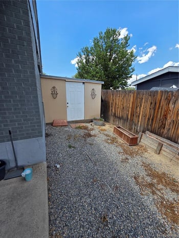 6196 Oneida St, Commerce City, CO 80022