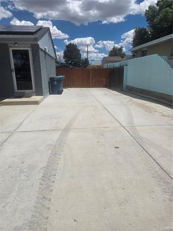 6196 Oneida St, Commerce City, CO 80022