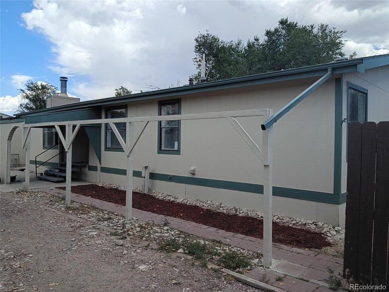 349 Stewart Dr, Pueblo, CO 81007