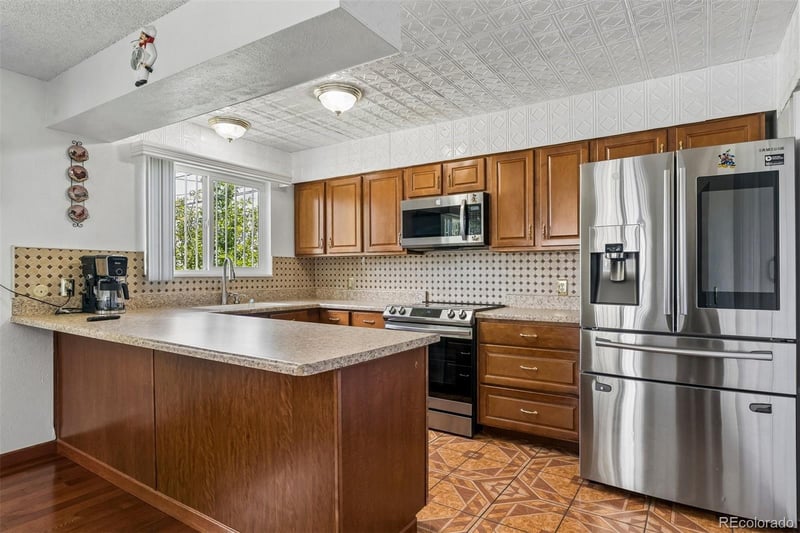 1024 S Alkire St, Lakewood, CO 80228