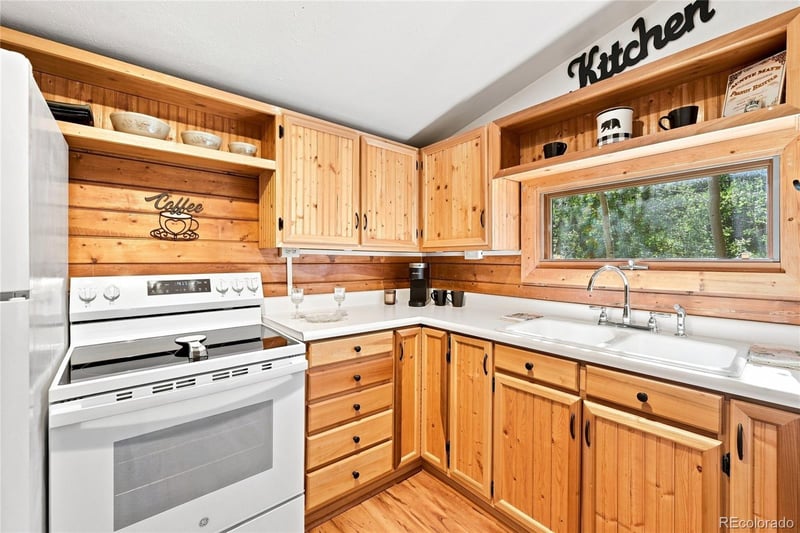 464 Long Trail Rd, Black Hawk, CO 80422