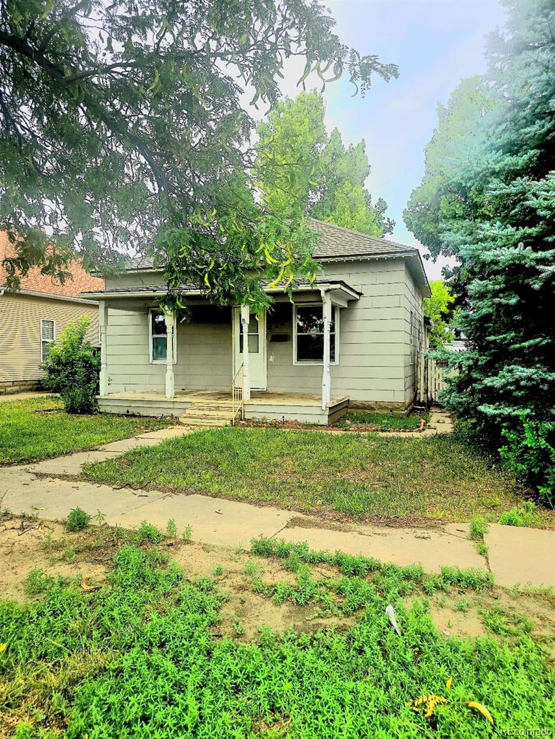 422 Chestnut St, Sterling, CO 80751