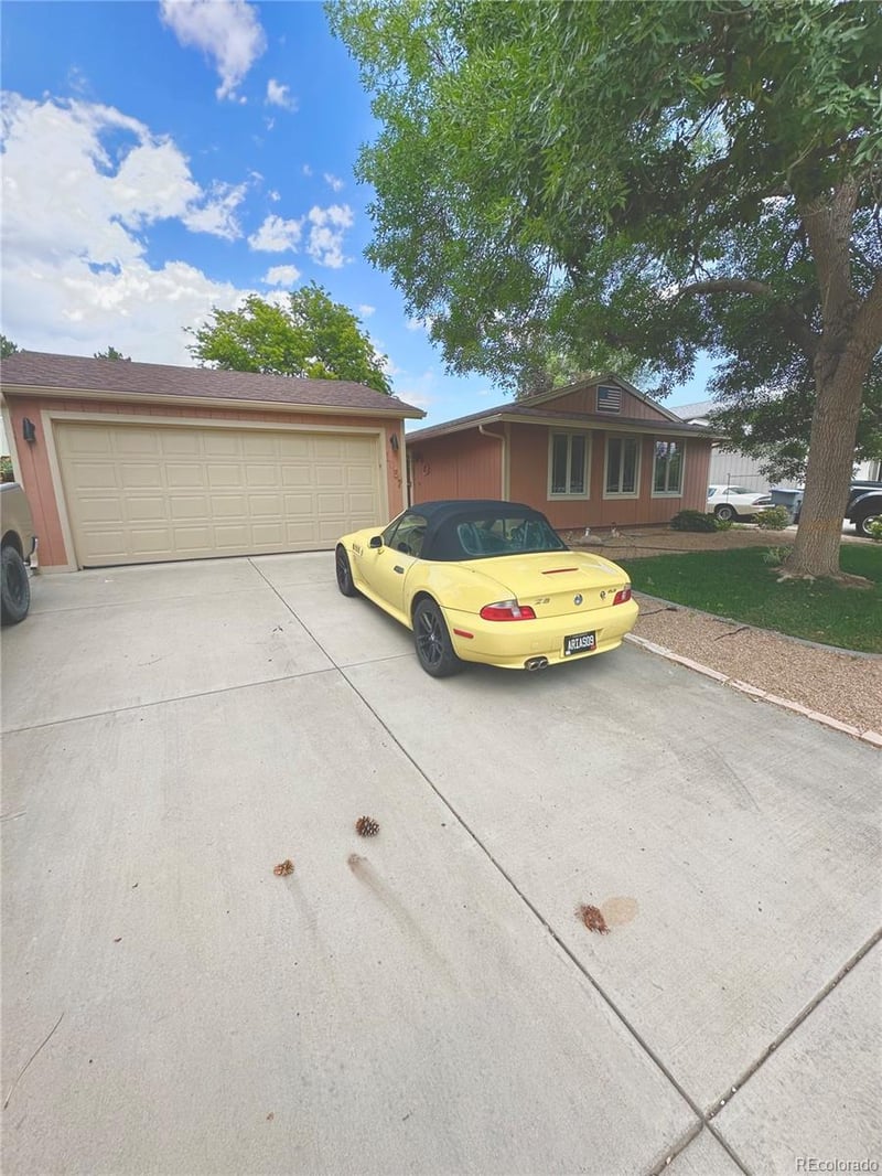 1057 Ponderosa Cir, Longmont, CO 80504