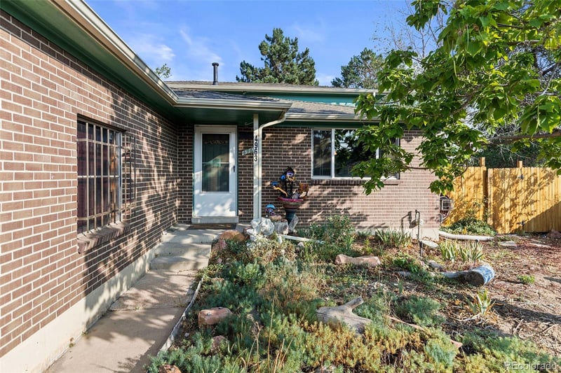 4963 Billings St, Denver, CO 80239