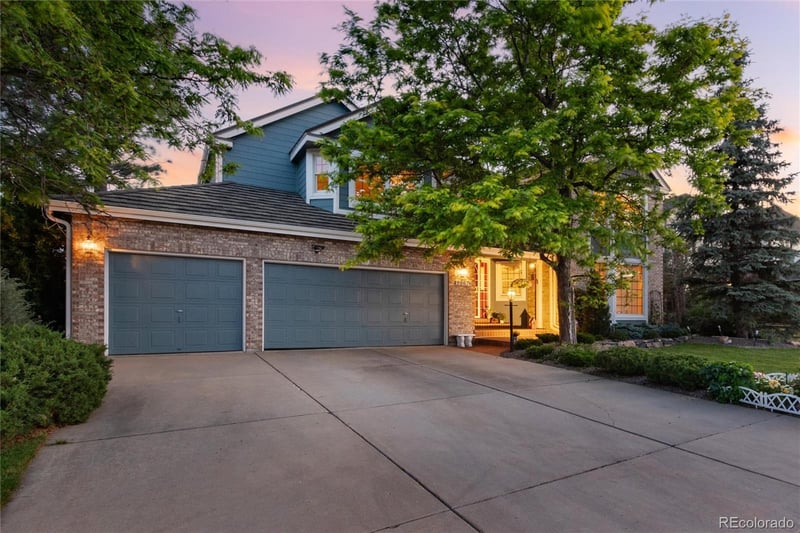 9967 Falcon Creek Dr, Littleton, CO 80130