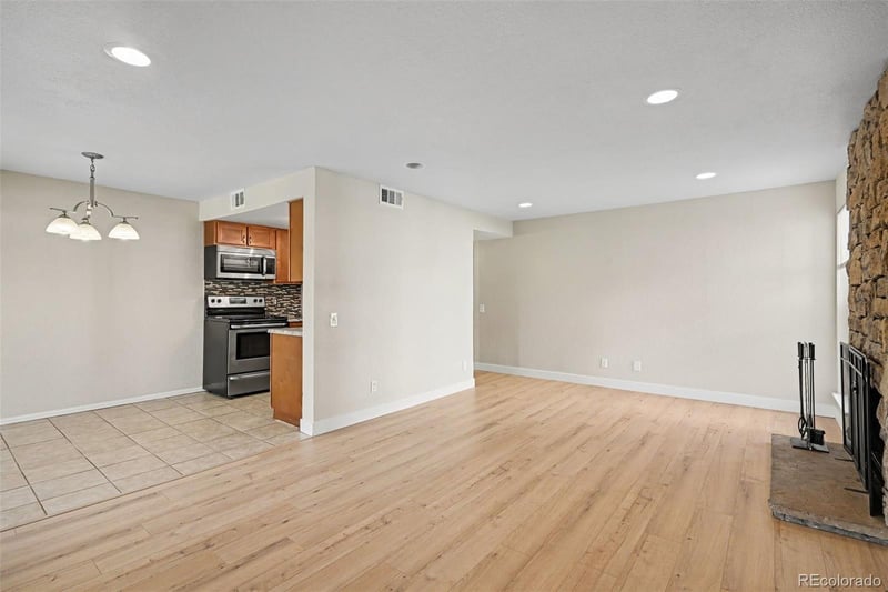 9867 Peakview Ave #E06, Englewood, CO 80111
