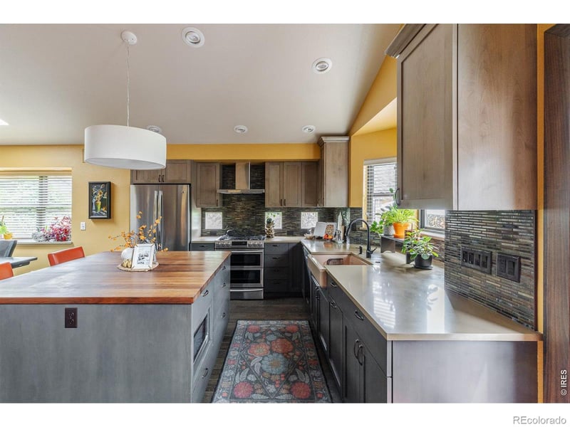 8036 James Ct, Niwot, CO 80503