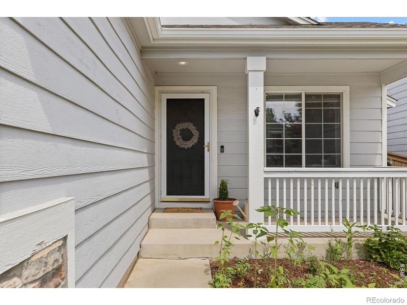 9712 Queenscliffe Dr, Highlands Ranch, CO 80130