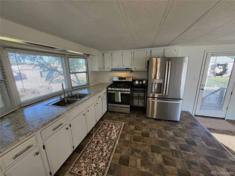 820 6th St, Hugo, CO 80821