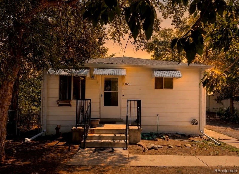 1666 Main St, Strasburg, CO 80136