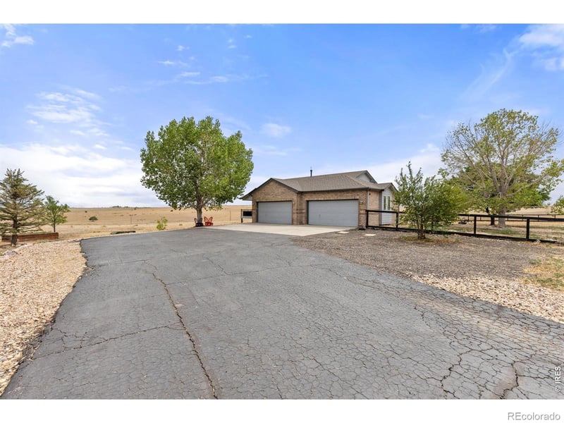 15330 Perrytown St, Hudson, CO 80642