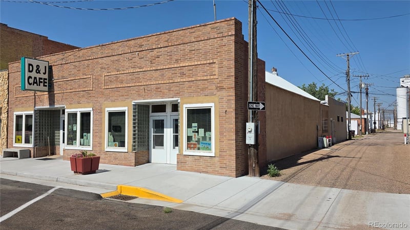 114 Cedar St, Julesburg, CO 80737