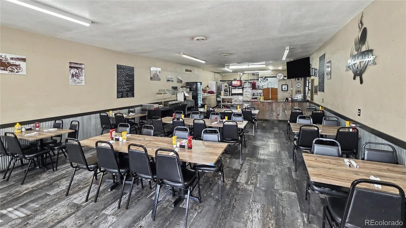 114 Cedar St, Julesburg, CO 80737