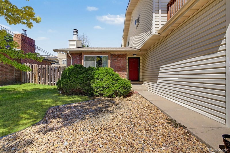 9065 Chenango Ave, Englewood, CO 80111