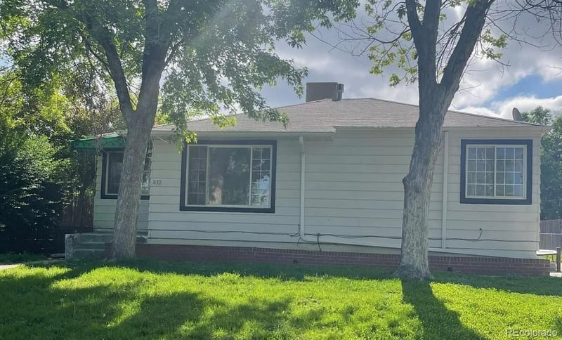 832 Elmira St, Aurora, CO 80010