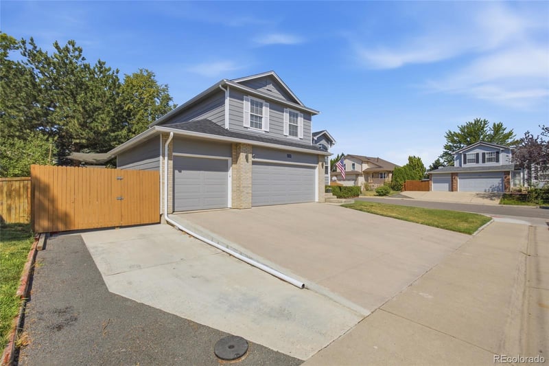 12133 Elizabeth Ct, Thornton, CO 80241