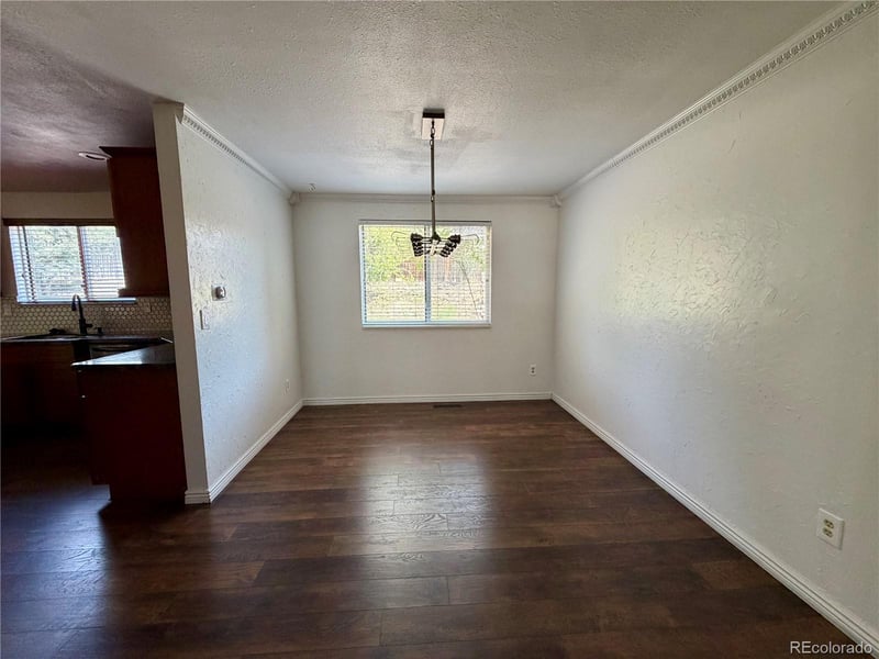 5460 Rifle St, Aurora, CO 80015