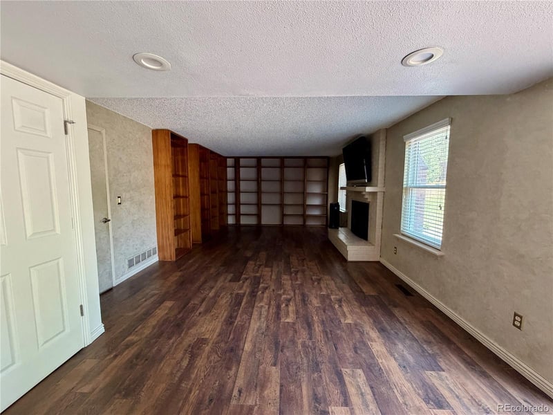 5460 Rifle St, Aurora, CO 80015