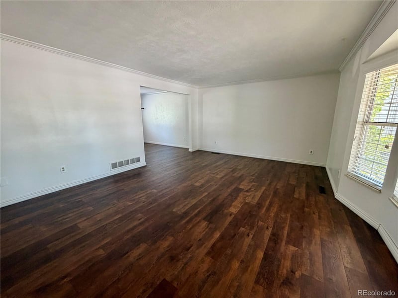 5460 Rifle St, Aurora, CO 80015