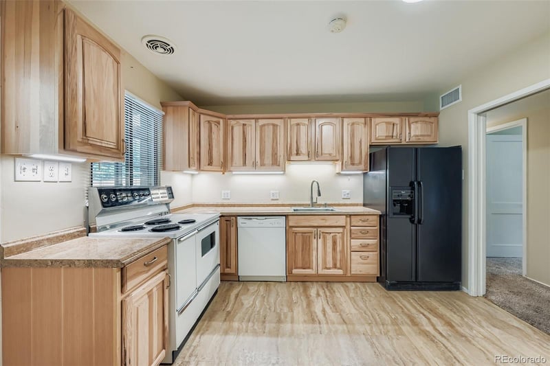 884 Troy St, Aurora, CO 80011
