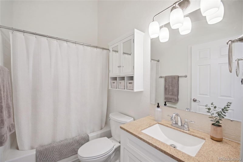 805 Summer Dr, Highlands Ranch, CO 80126