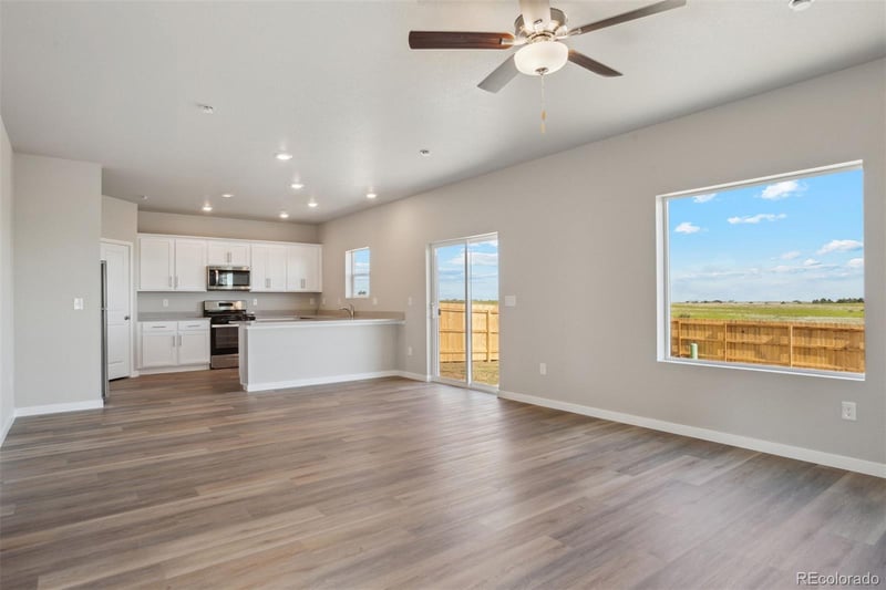 48120 Shetland Dr, Bennett, CO 80102