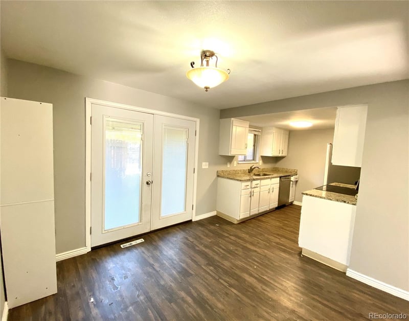 7701 Glasgow Pl, Littleton, CO 80128