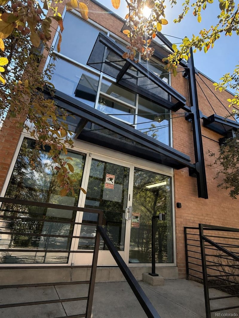 1032 N Clarkson St #208, Denver, CO 80218