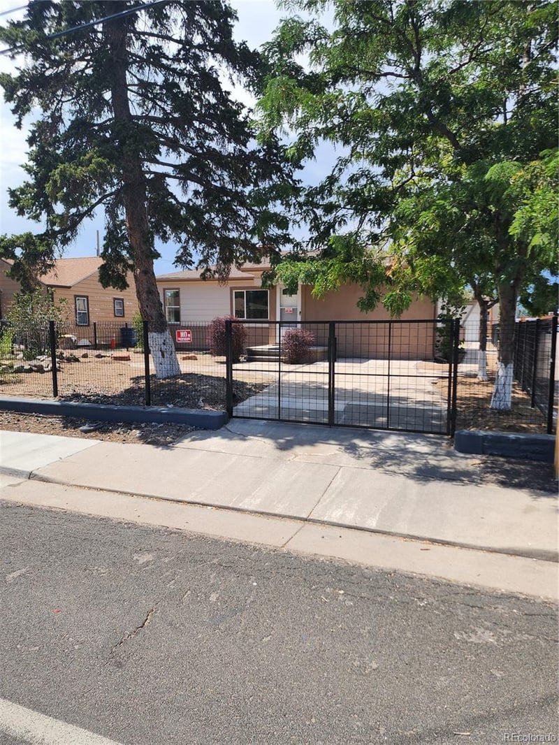 7271 Magnolia St, Commerce City, CO 80022