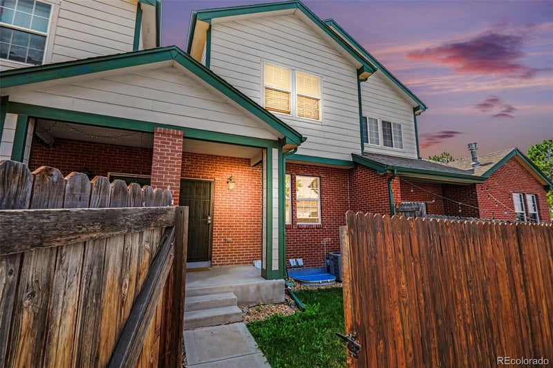818 Kalispell Cir #102, Aurora, CO 80017