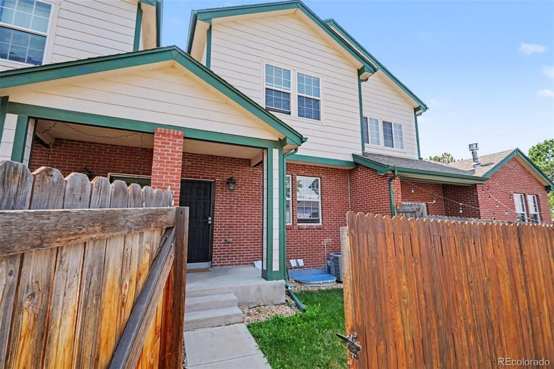 818 Kalispell Cir #102, Aurora, CO 80017