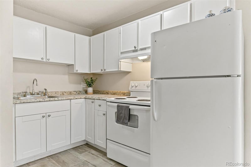 560 Dayton St, Aurora, CO 80010