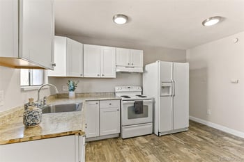 560 Dayton St, Aurora, CO 80010