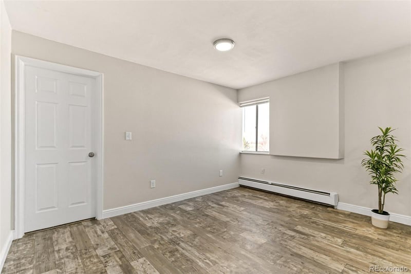 560 Dayton St, Aurora, CO 80010