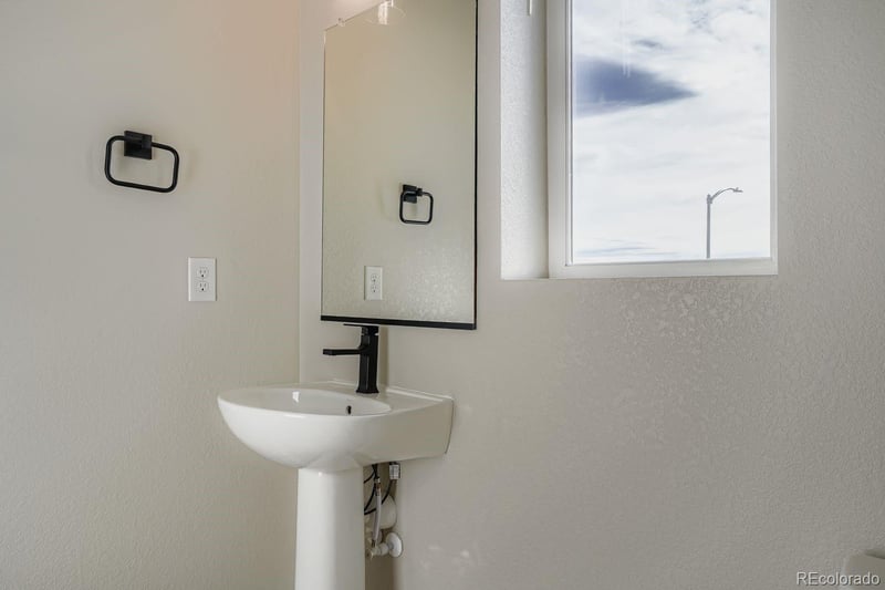 15538 Washburn Ave #18, Lakewood, CO 80228
