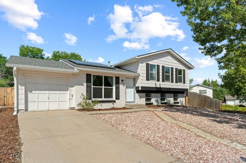 2477 Mobile St, Aurora, CO 80013
