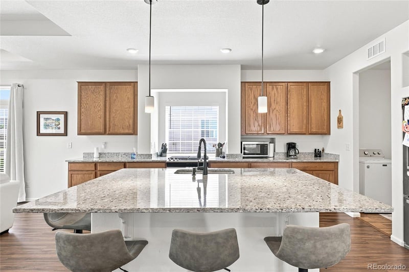 58 Oak Hill Ct, Aurora, CO 80018