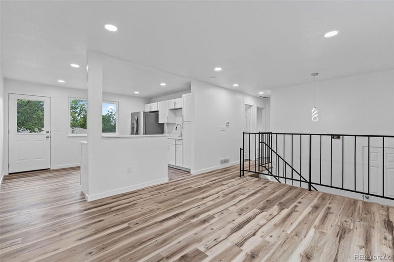 2882 Mobile St, Aurora, CO 80013
