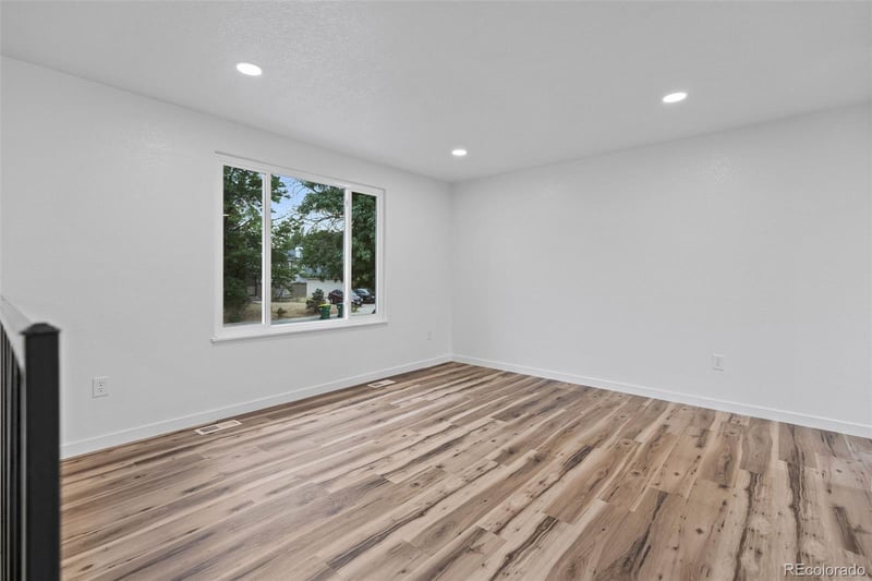 2882 Mobile St, Aurora, CO 80013