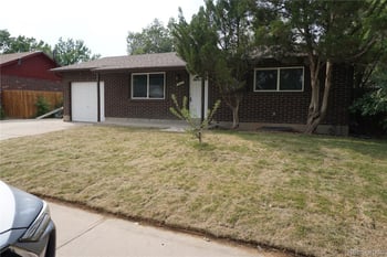 5527 Chandler Ct, Denver, CO 80239