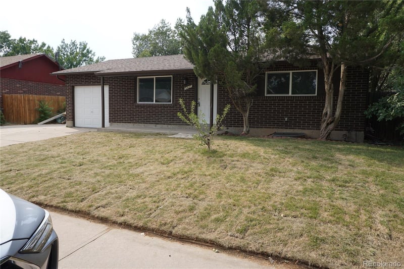 5527 Chandler Ct, Denver, CO 80239