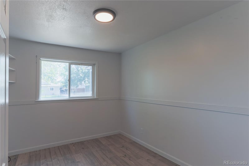 941 Zion St, Aurora, CO 80011
