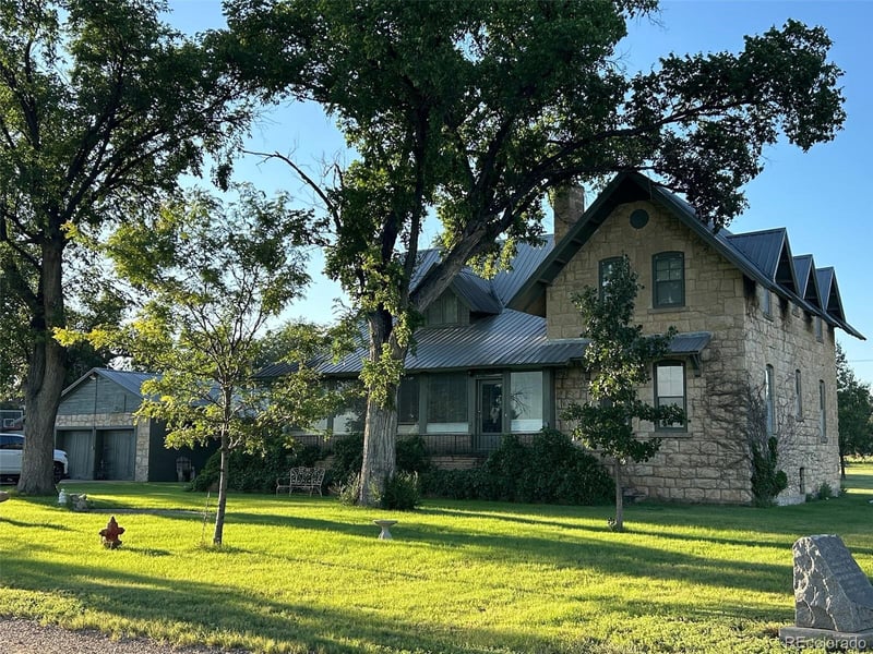 409 Vinson St, Holly, CO 81047