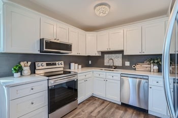6800 E Tennessee Ave #613, Denver, CO 80224