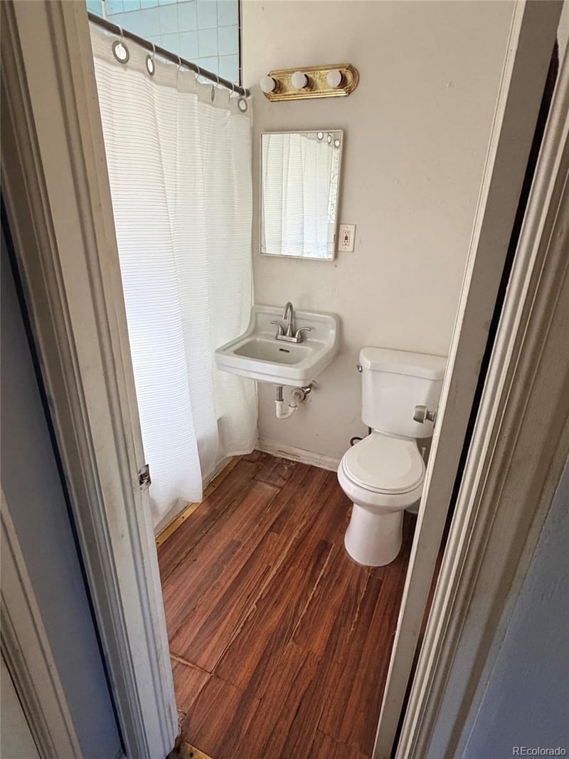 1732 Clinton St, Aurora, CO 80010