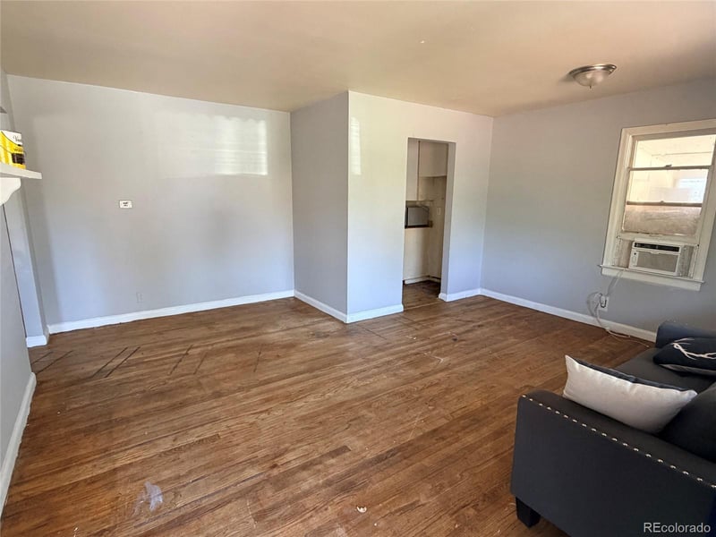 1732 Clinton St, Aurora, CO 80010