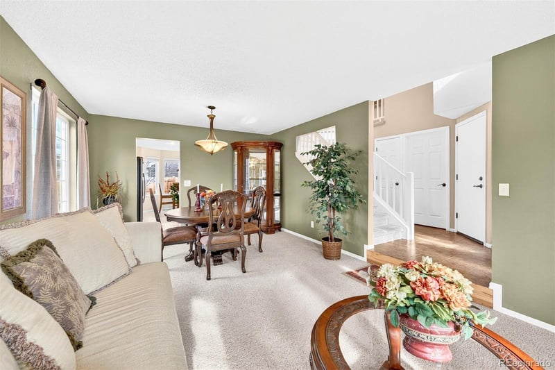 10099 Silvercliff Ln, Littleton, CO 80125