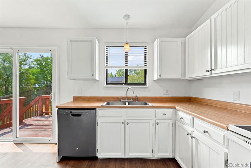 17958 Oxford Dr, Aurora, CO 80013